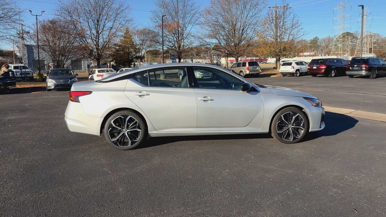 Thumbnail: 2023 Nissan Altima - 9