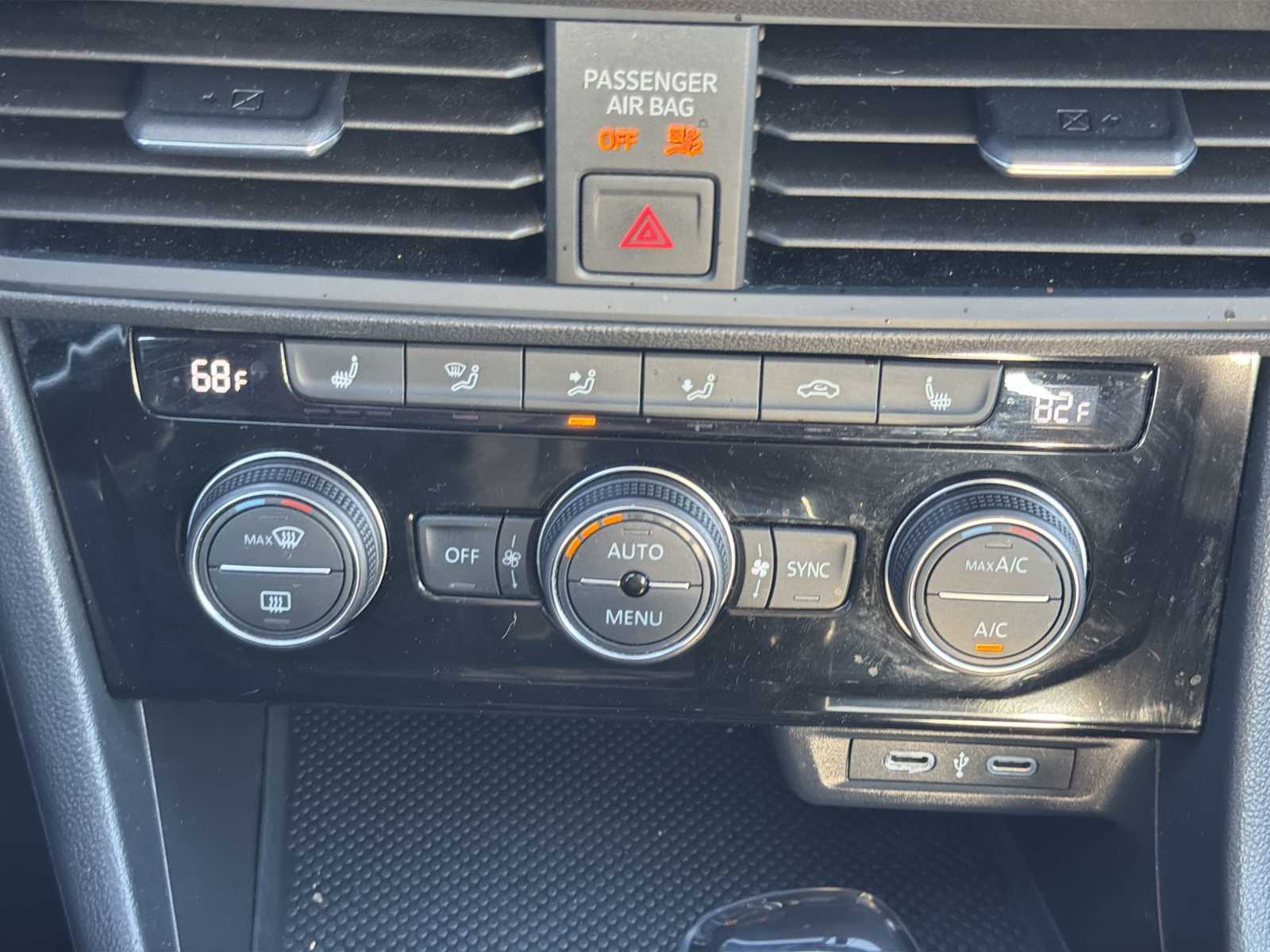 Thumbnail: 2024 Volkswagen Jetta - 16