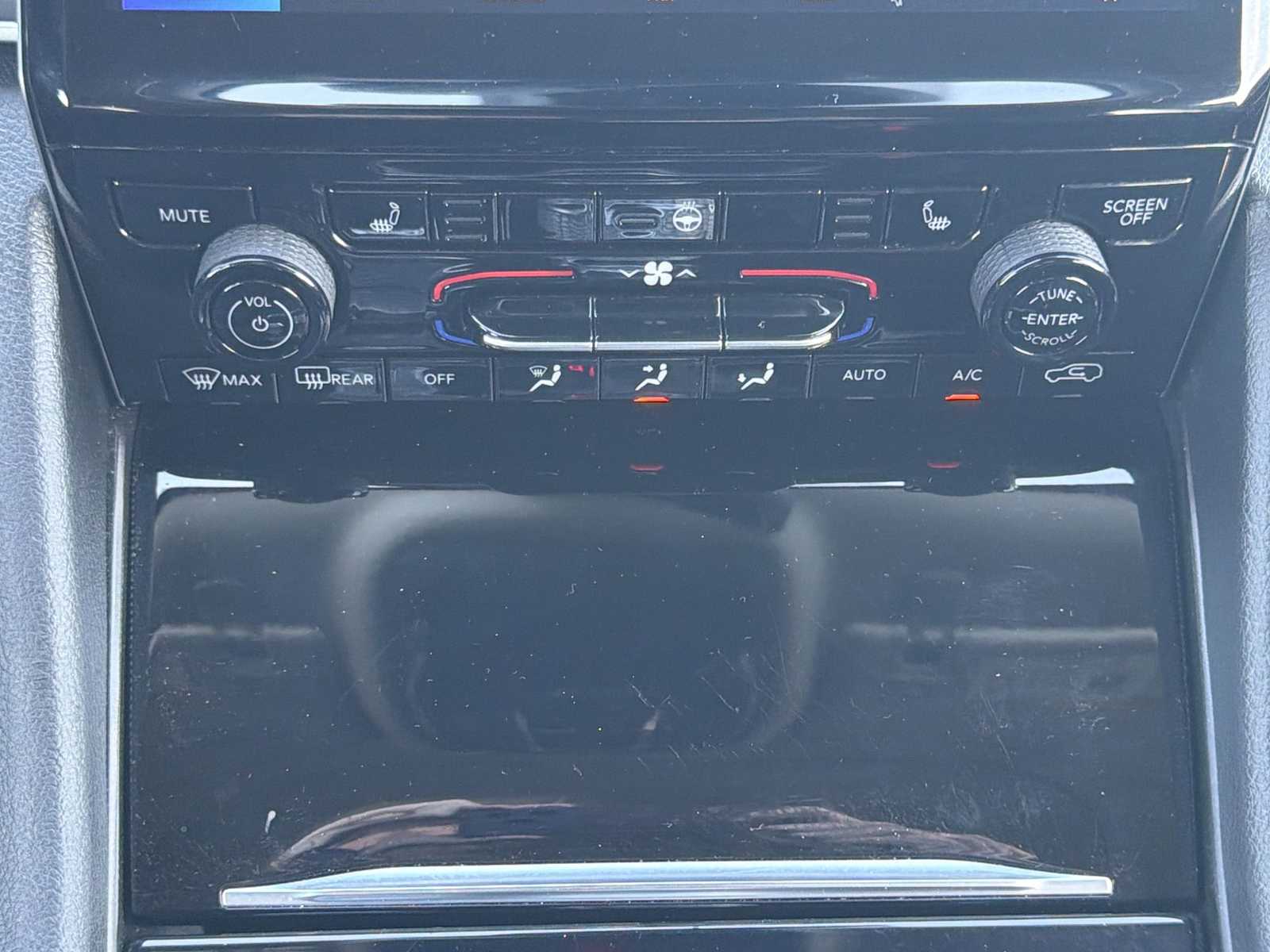 Thumbnail: 2024 Jeep Grand Cherokee - 17