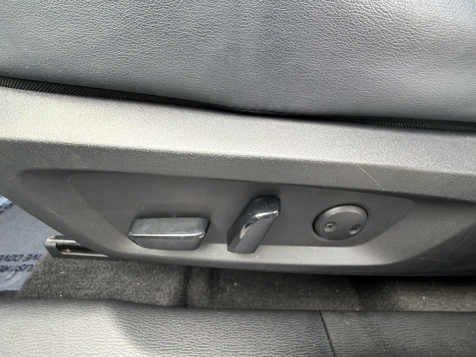 Thumbnail: 2024 Mitsubishi Outlander - 14