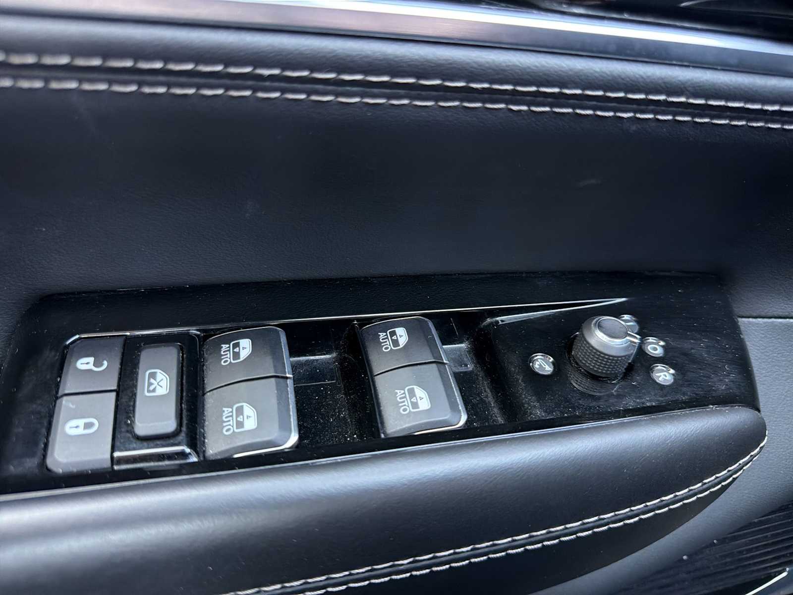 Thumbnail: 2024 Jeep Grand Wagoneer L - 15