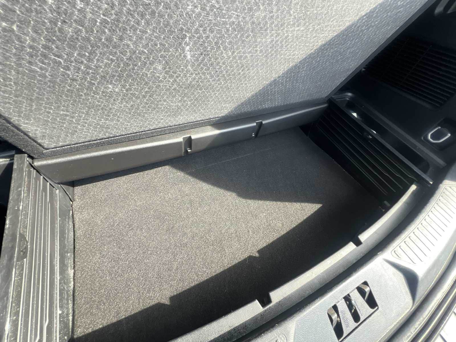 Thumbnail: 2023 Ford Explorer - 20