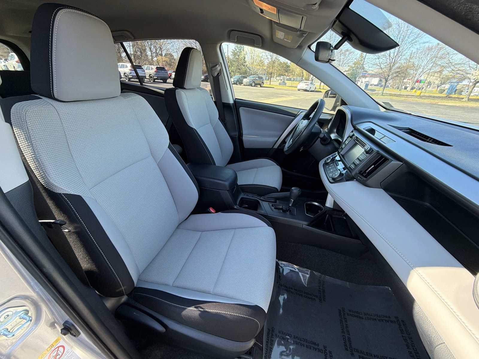 Thumbnail: 2018 Toyota RAV4 - 24