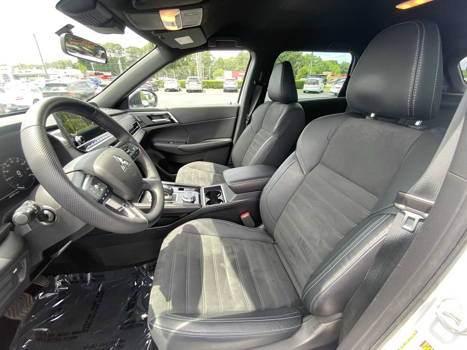 2023 Mitsubishi Outlander Black Edition 13