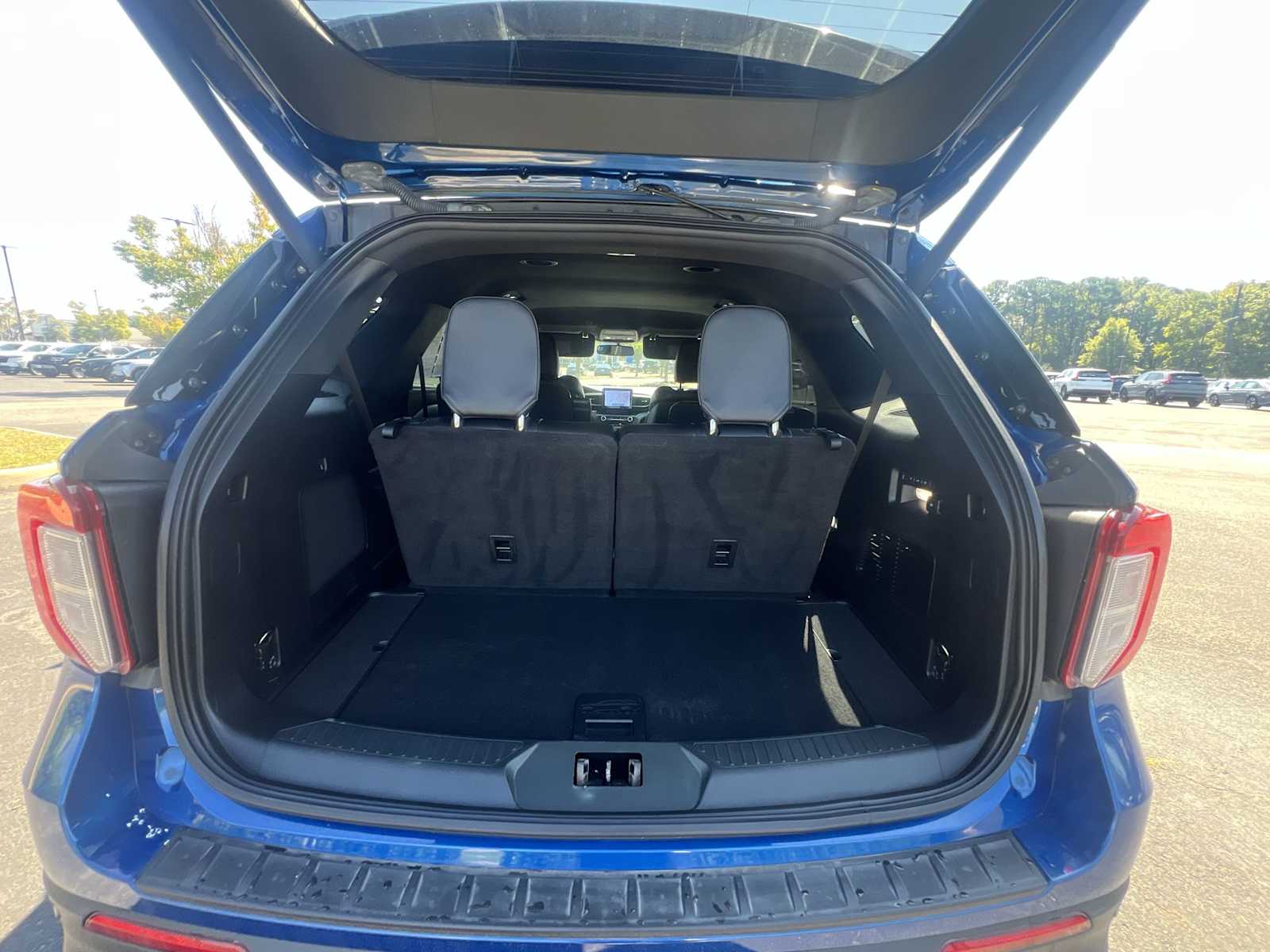 Thumbnail: 2020 Ford Explorer - 20