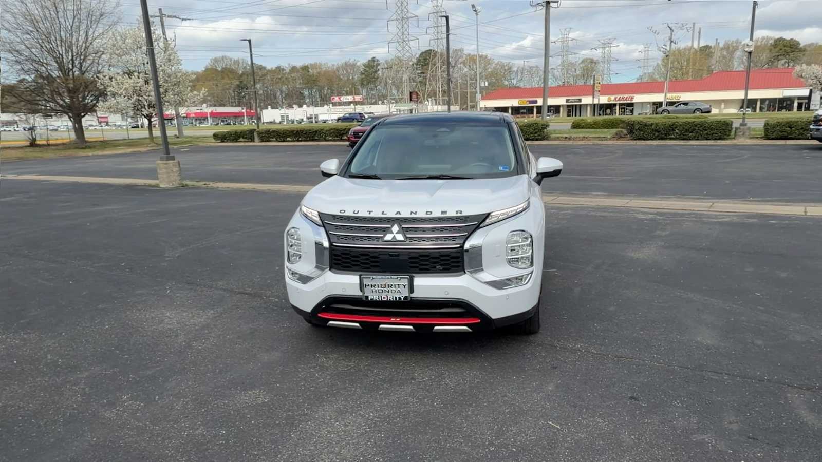 Thumbnail: 2024 Mitsubishi Outlander - 3