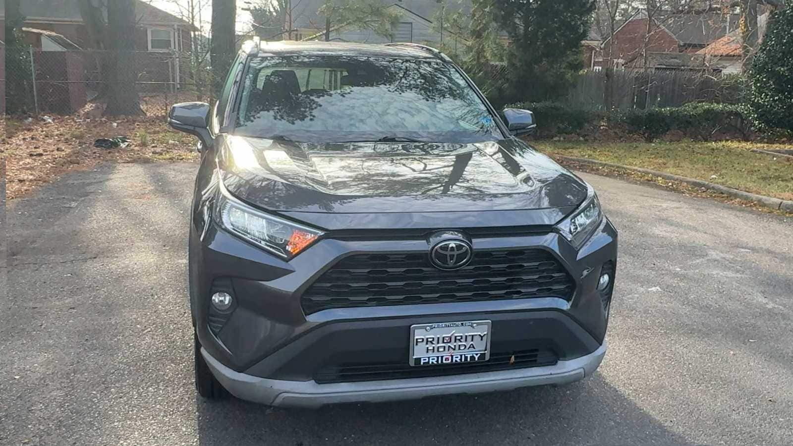 Thumbnail: 2019 Toyota RAV4 - 3