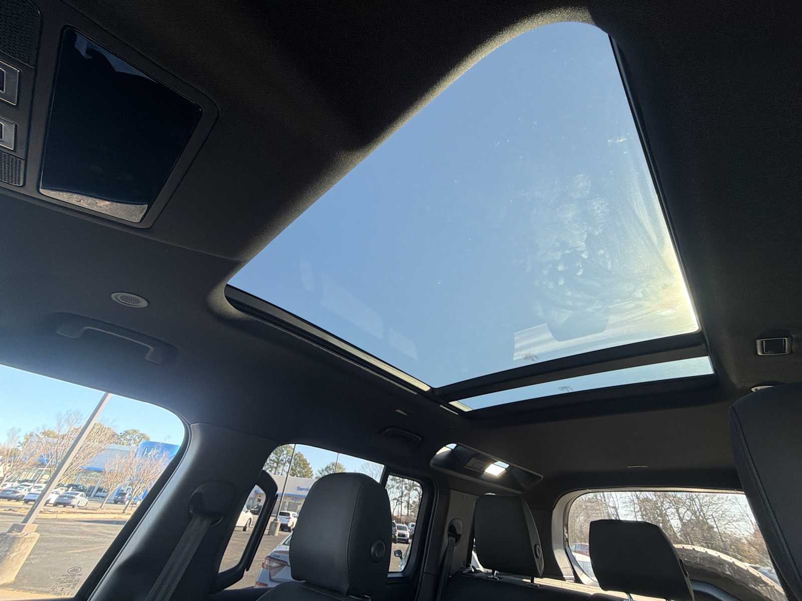 Thumbnail: 2025 Land Rover Defender - 16