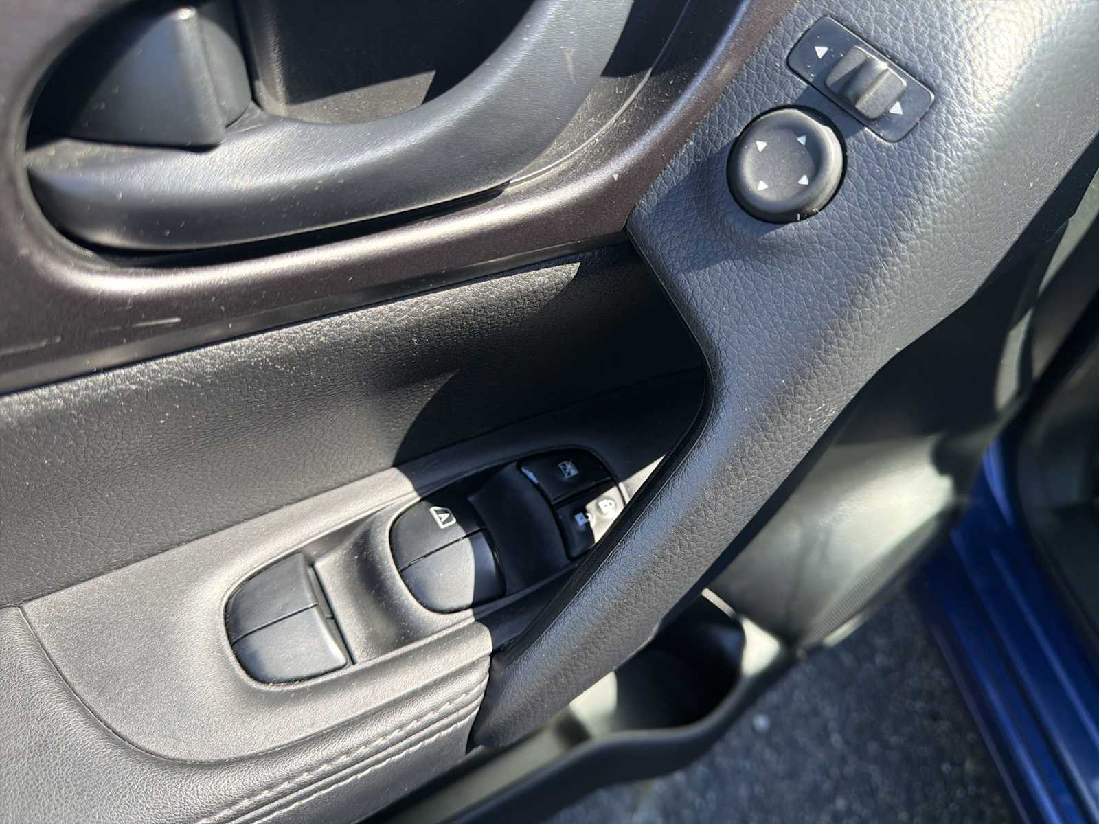 Thumbnail: 2020 Nissan Rogue Sport - 15