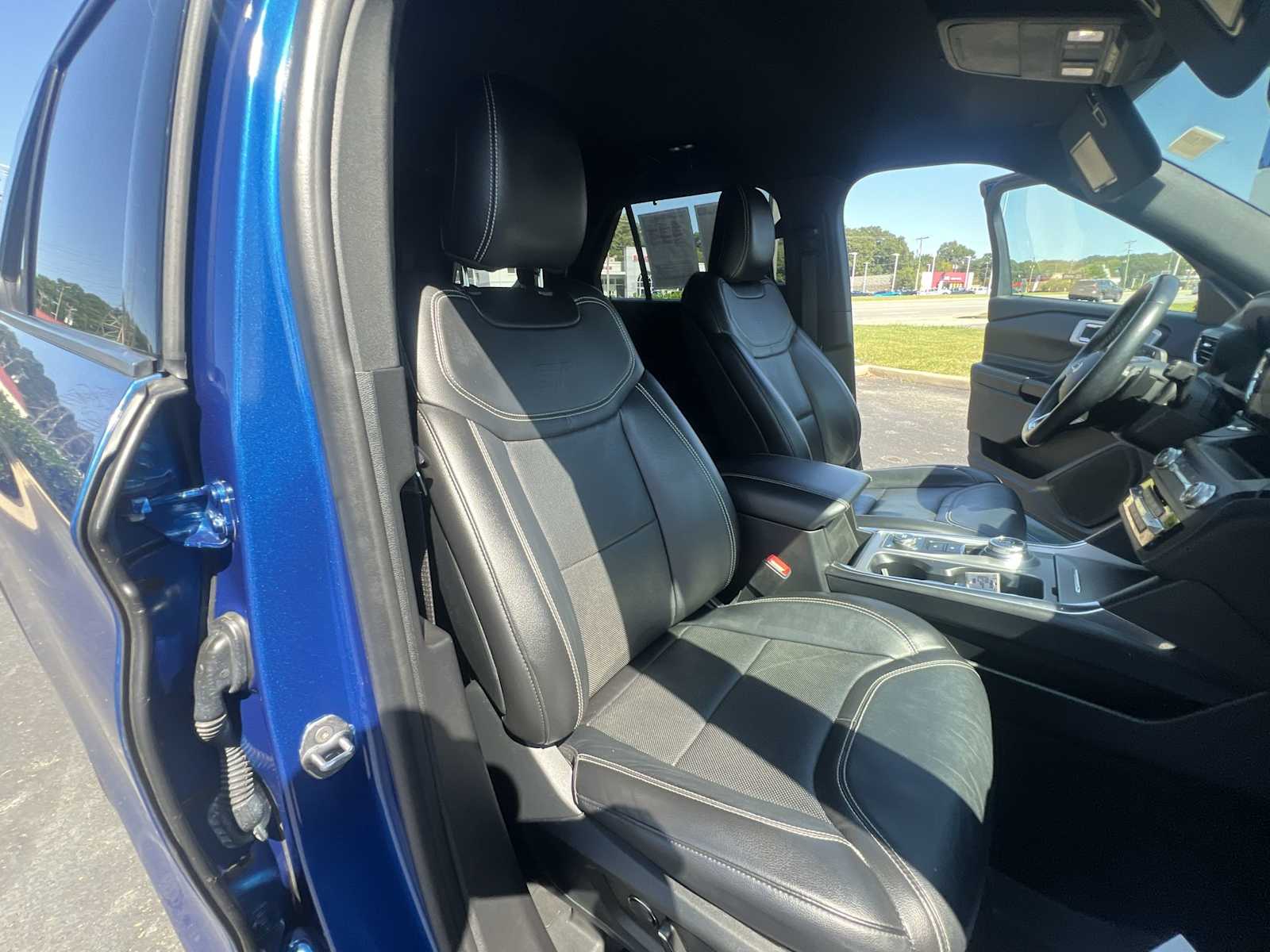 Thumbnail: 2020 Ford Explorer - 27