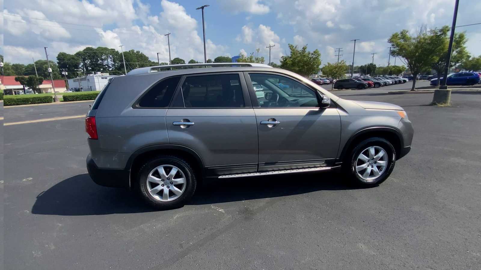 Thumbnail: 2013 Kia Sorento - 9
