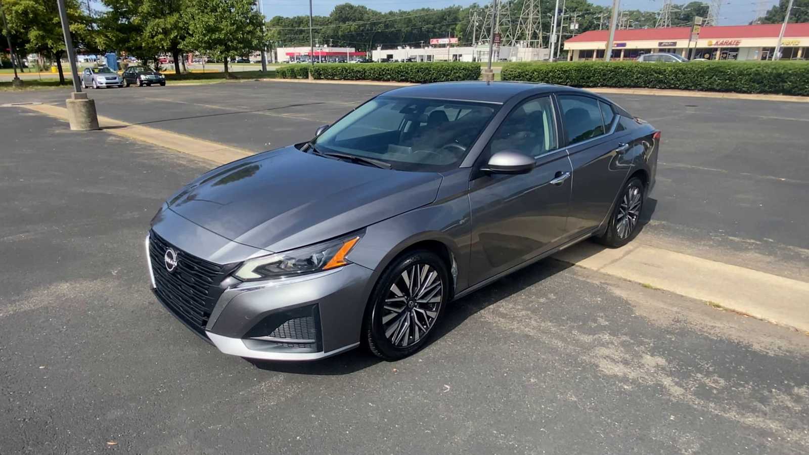 Thumbnail: 2023 Nissan Altima - 4