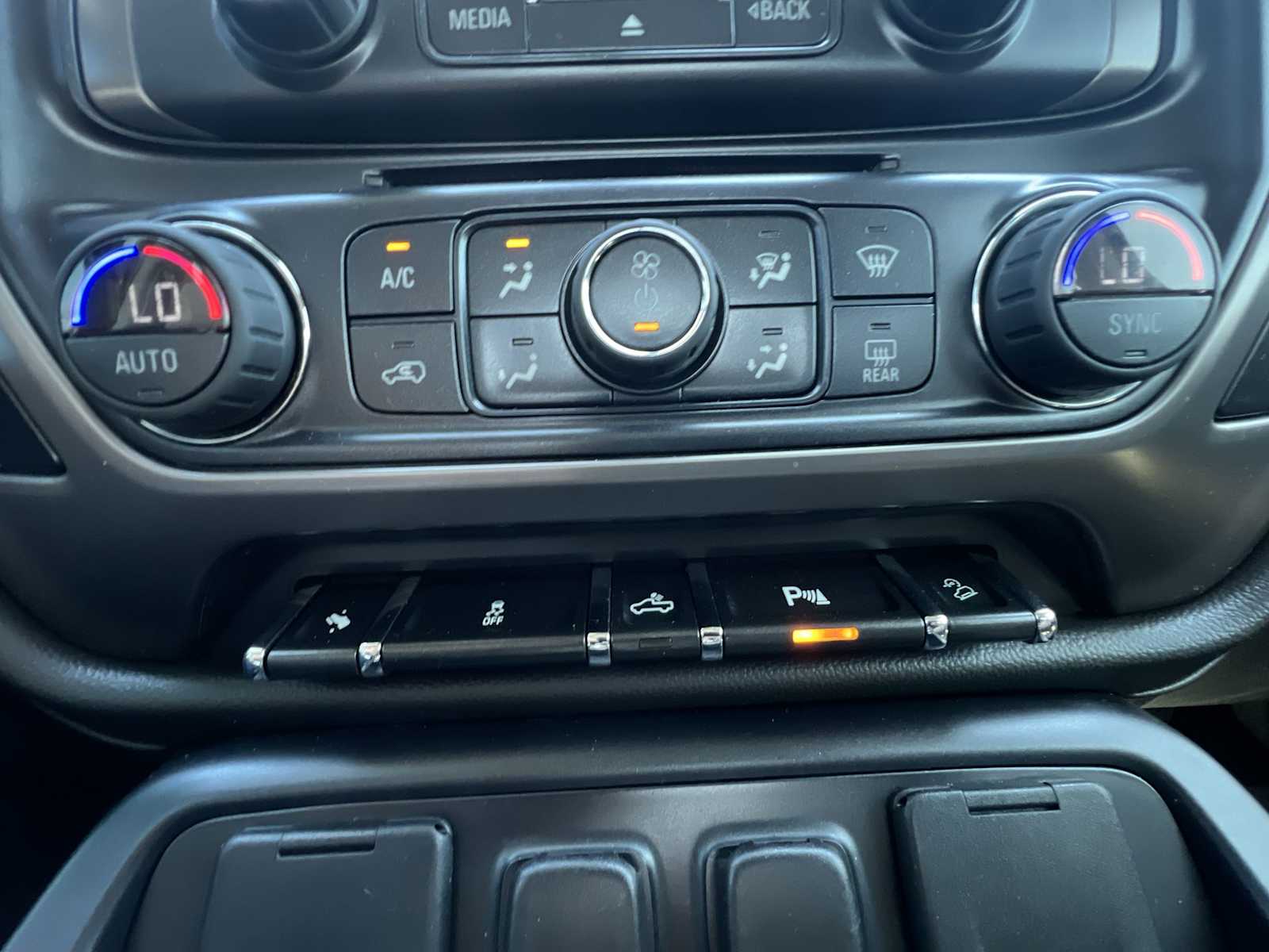 Thumbnail: 2014 GMC Sierra 1500 - 16