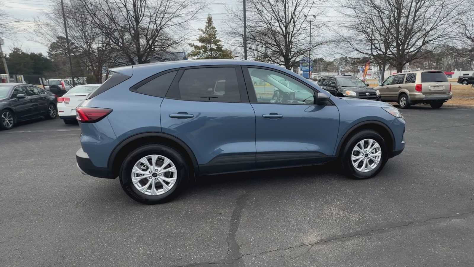 Thumbnail: 2025 Ford Escape - 9