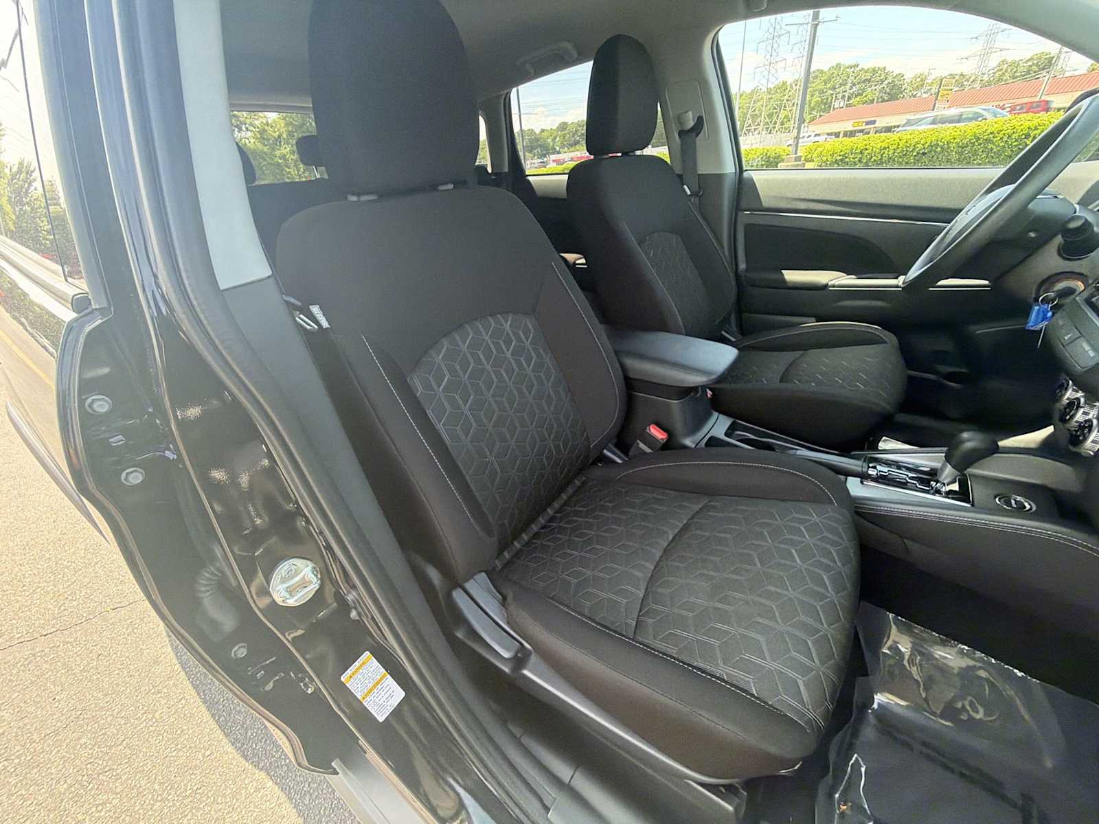 Thumbnail: 2024 Mitsubishi Outlander Sport - 25