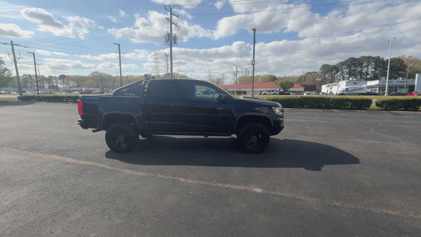 Thumbnail: 2022 Chevrolet Colorado - 9