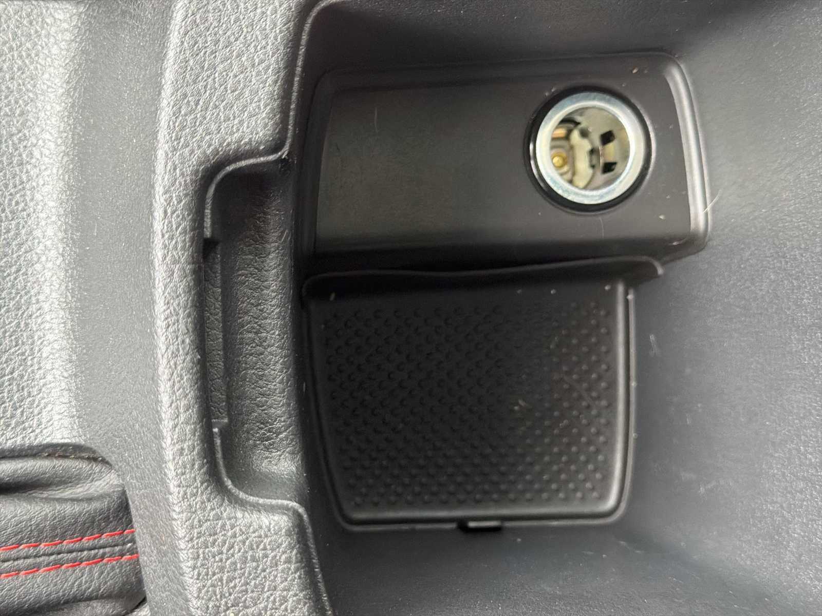 Thumbnail: 2015 Volkswagen Golf - 23