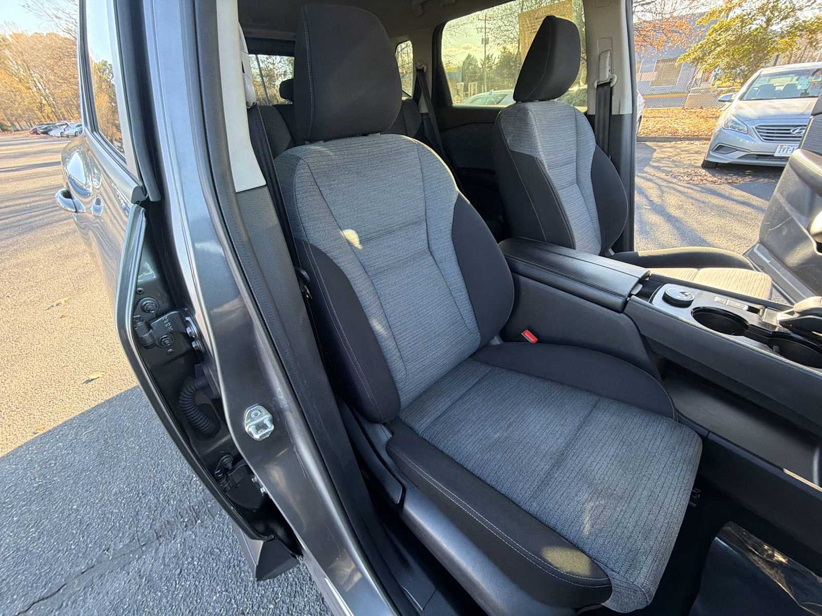 Thumbnail: 2023 Nissan Rogue - 25