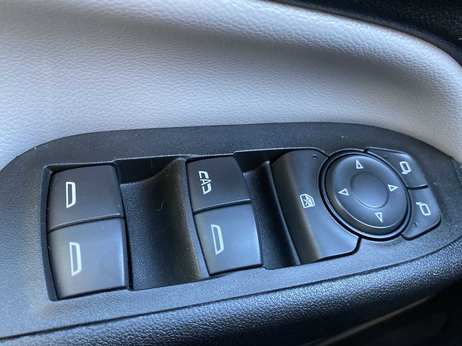 Thumbnail: 2022 Chevrolet Equinox - 15