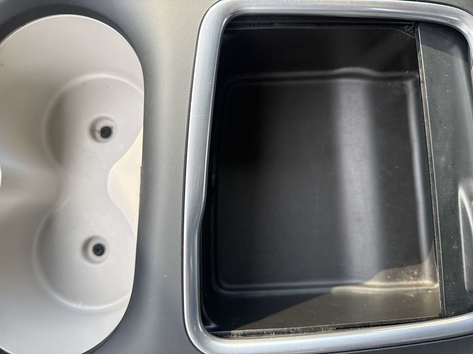 Thumbnail: 2023 Chrysler Pacifica - 21