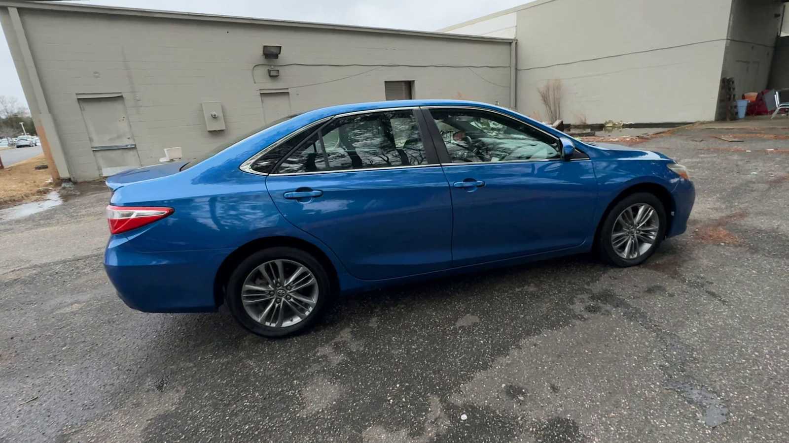 Thumbnail: 2017 Toyota Camry - 9