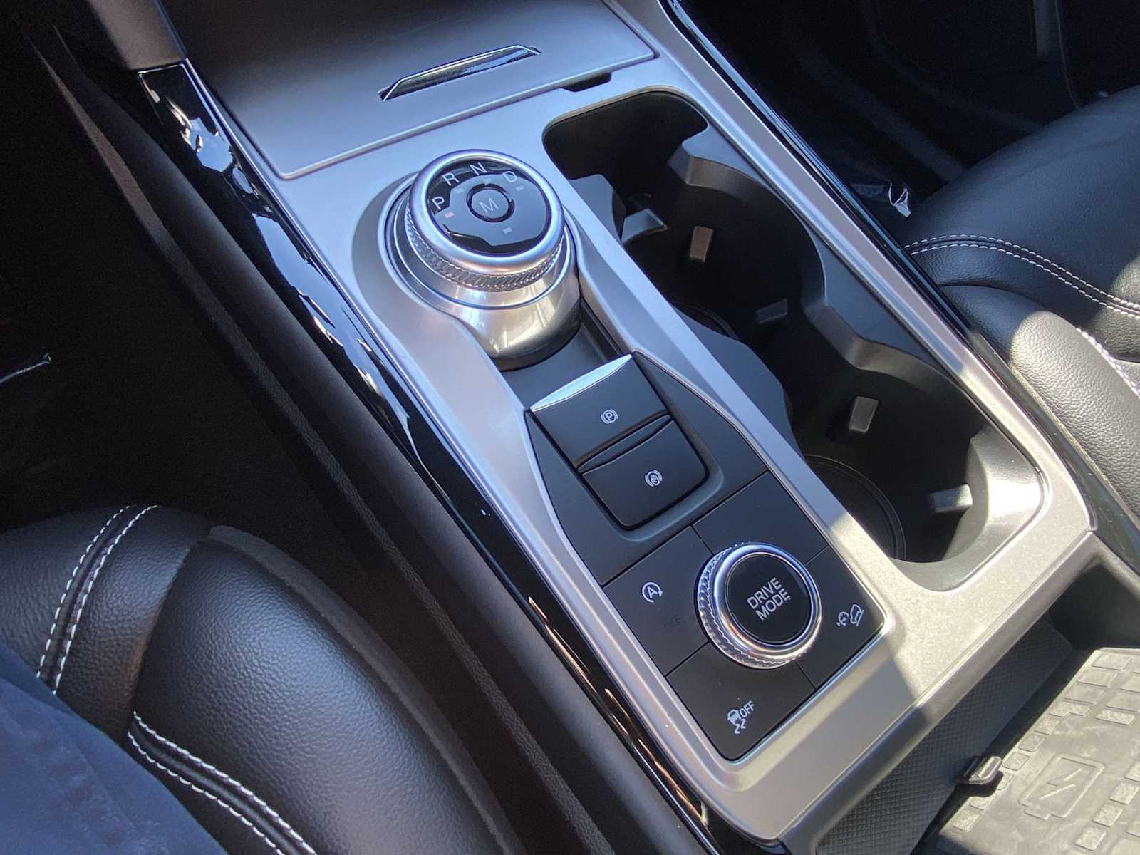 Thumbnail: 2023 Ford Explorer - 22