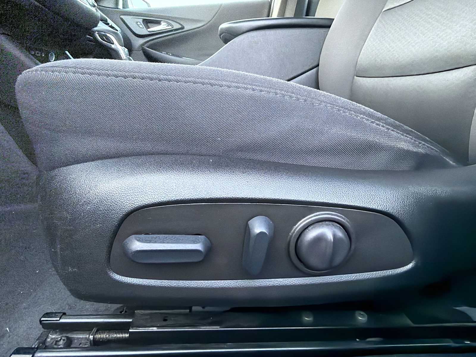 Thumbnail: 2022 Chevrolet Malibu - 14