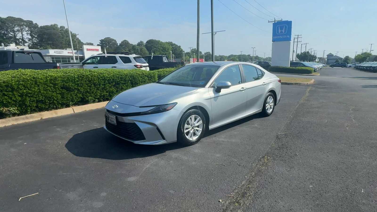 Thumbnail: 2025 Toyota Camry - 4