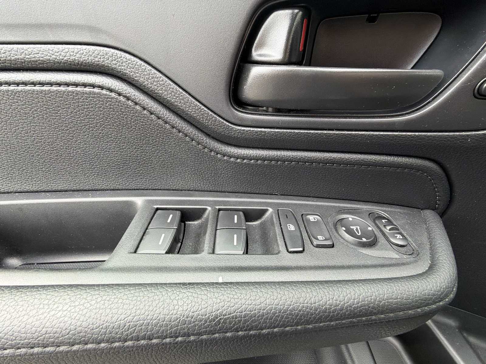 Thumbnail: 2025 Honda Odyssey - 15