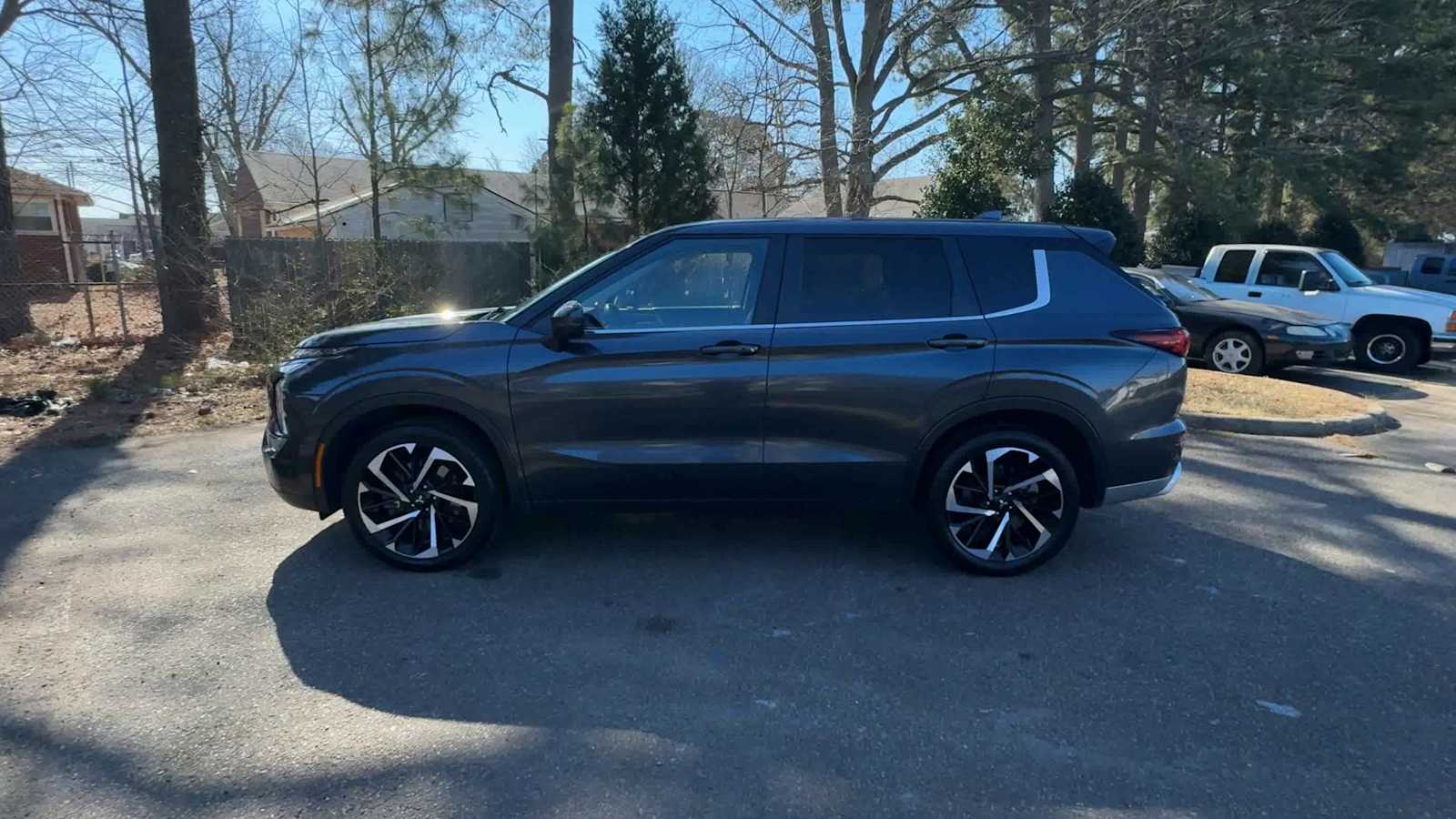 Thumbnail: 2024 Mitsubishi Outlander - 5