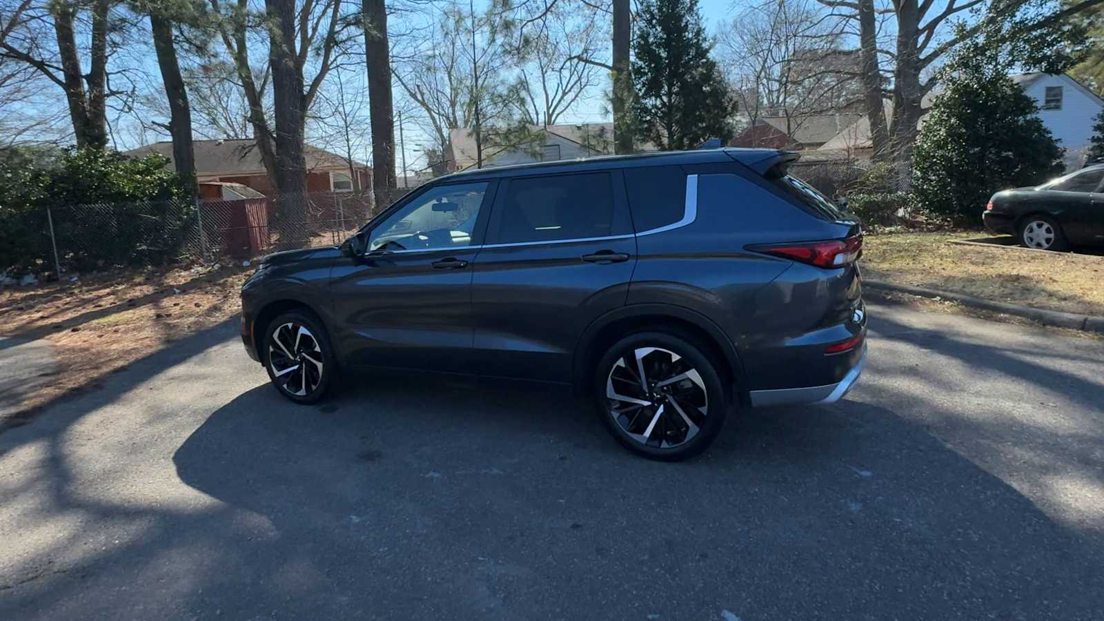 Thumbnail: 2024 Mitsubishi Outlander - 6