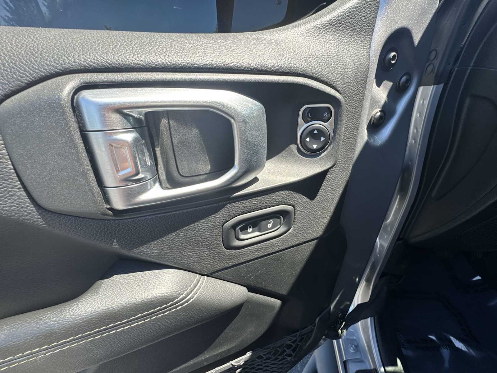 Thumbnail: 2020 Jeep Wrangler - 15