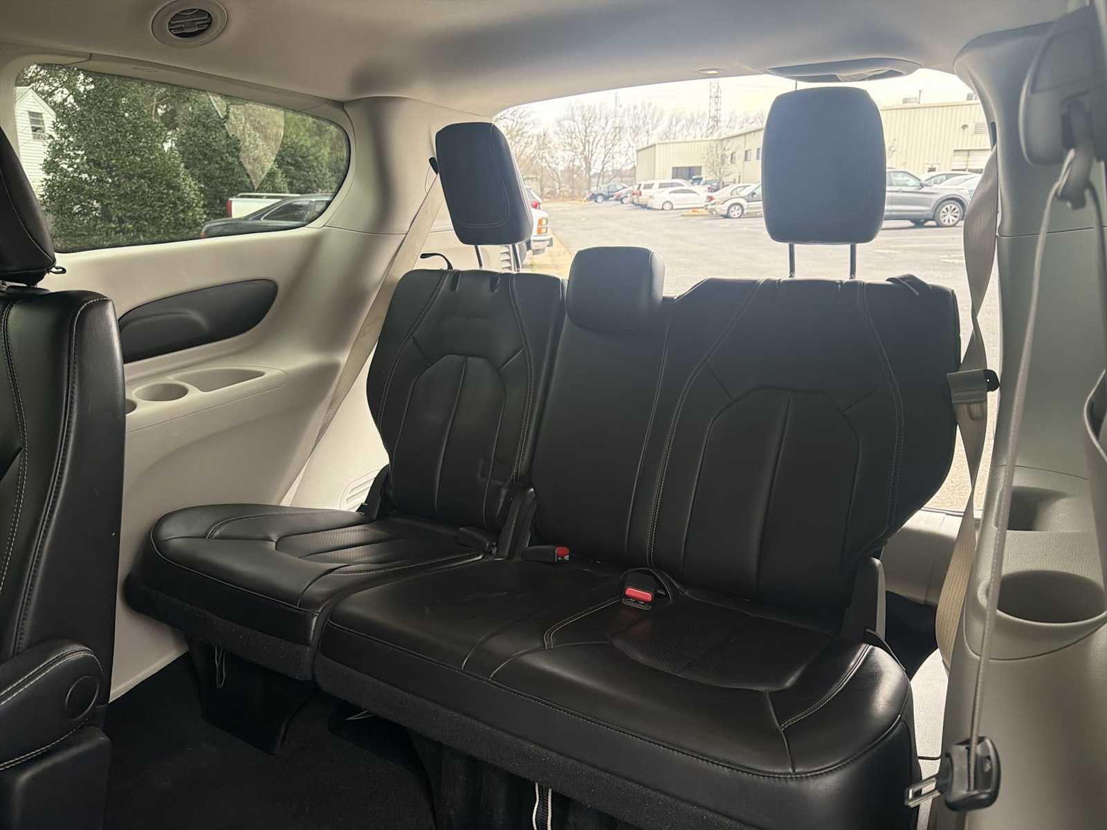 Thumbnail: 2023 Chrysler Pacifica - 24