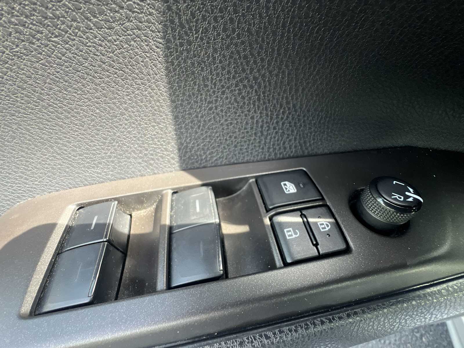 2023 Toyota Camry SE 15