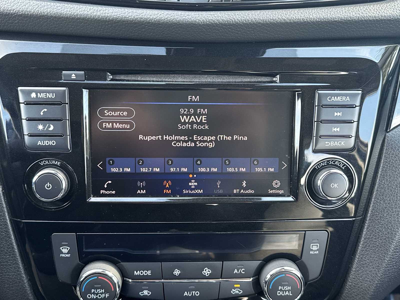 Thumbnail: 2022 Nissan Rogue Sport - 12