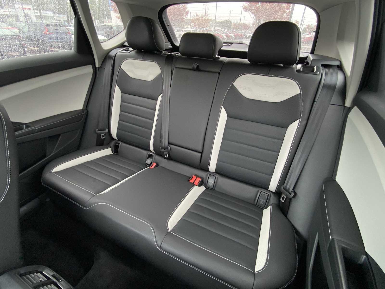 Thumbnail: 2025 Volkswagen Taos - 25