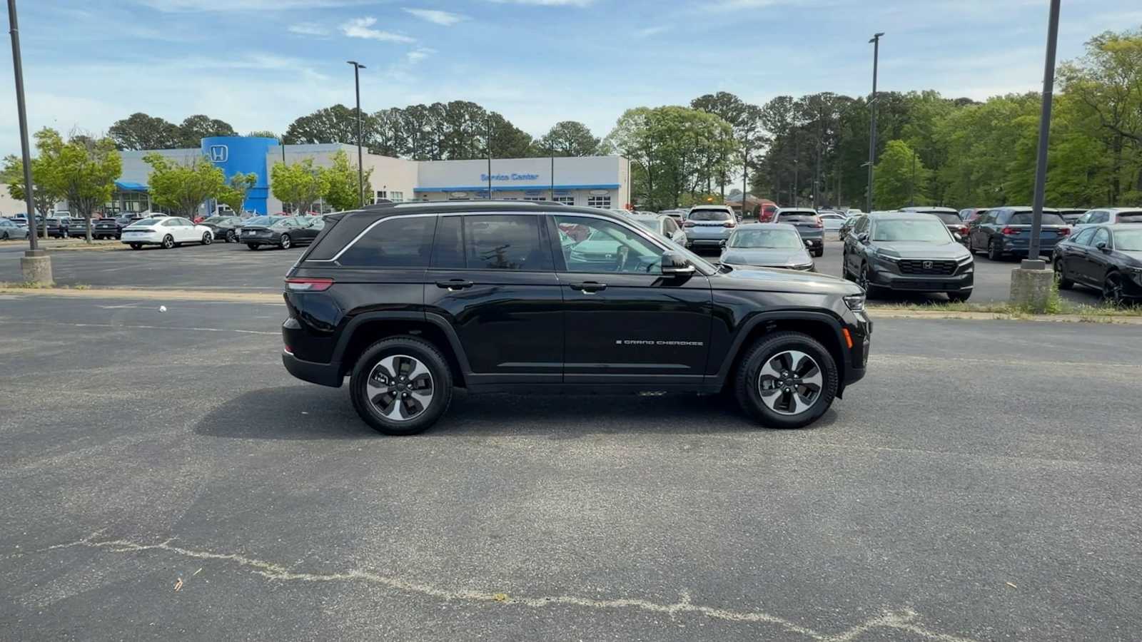 Thumbnail: 2024 Jeep Grand Cherokee - 9