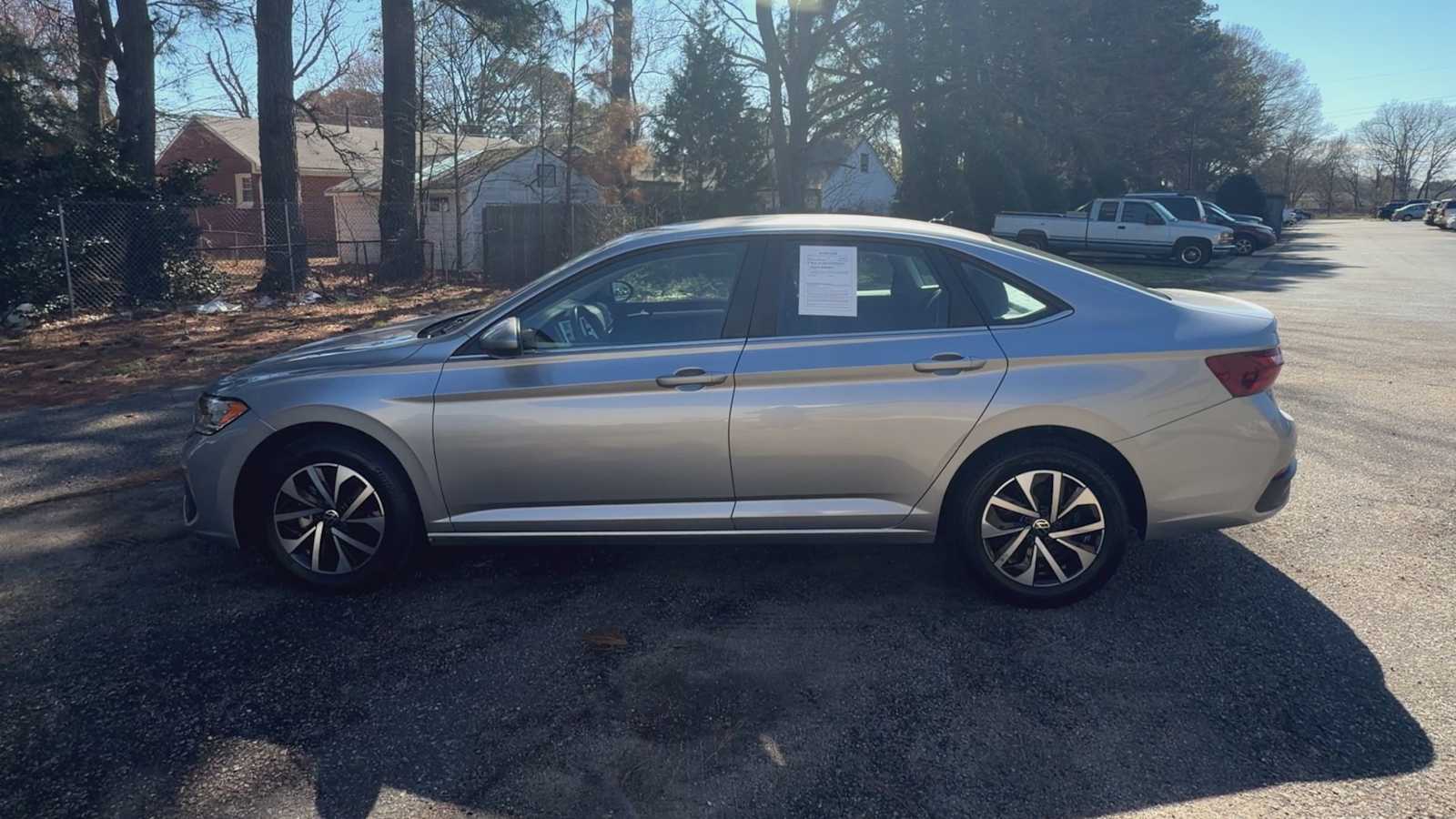 Thumbnail: 2024 Volkswagen Jetta - 9