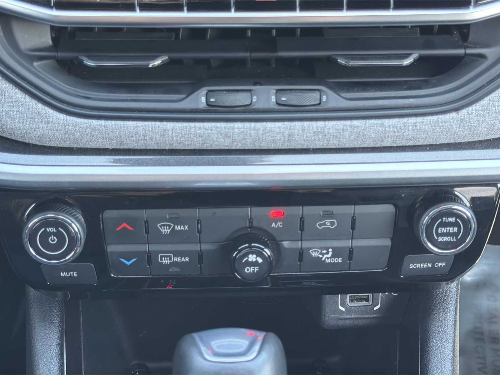 Thumbnail: 2024 Jeep Compass - 16