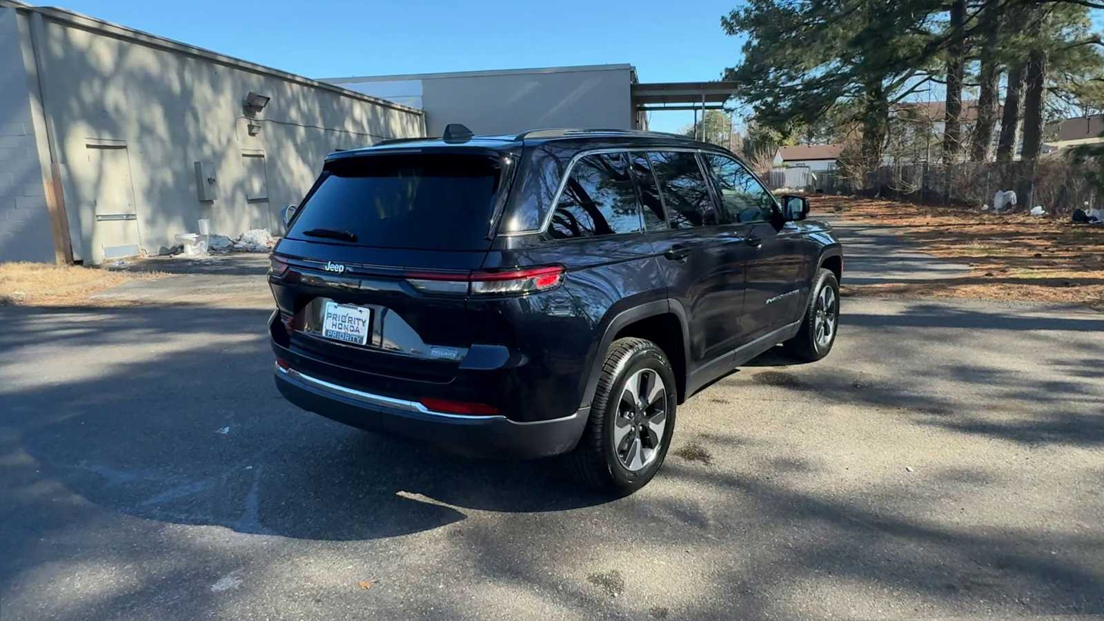 Thumbnail: 2024 Jeep Grand Cherokee - 8