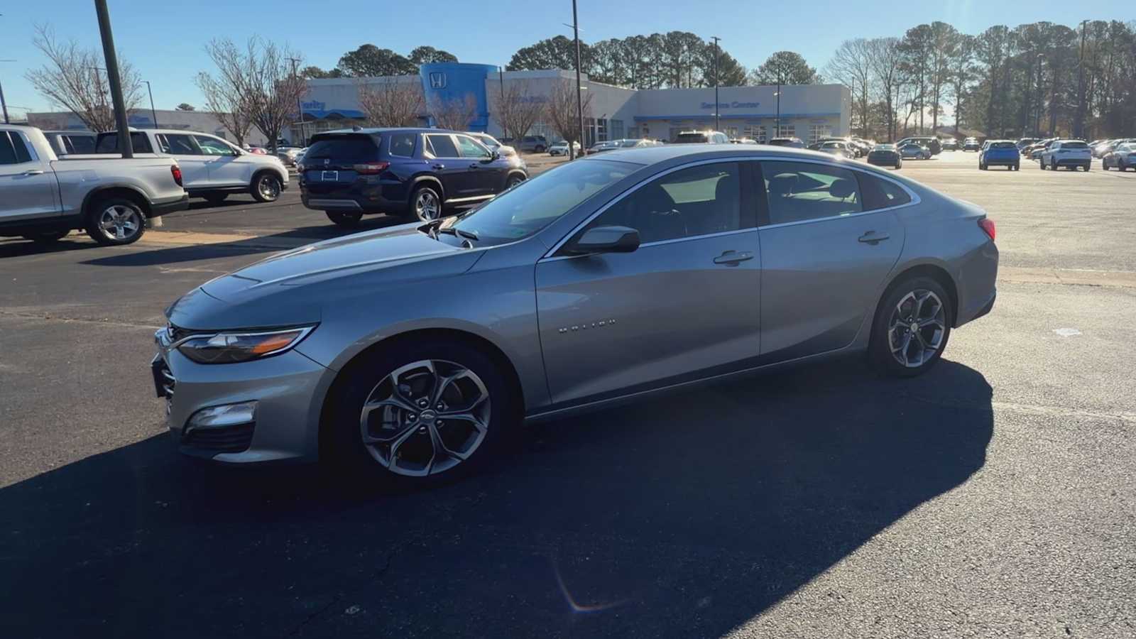 Thumbnail: 2024 Chevrolet Malibu - 4