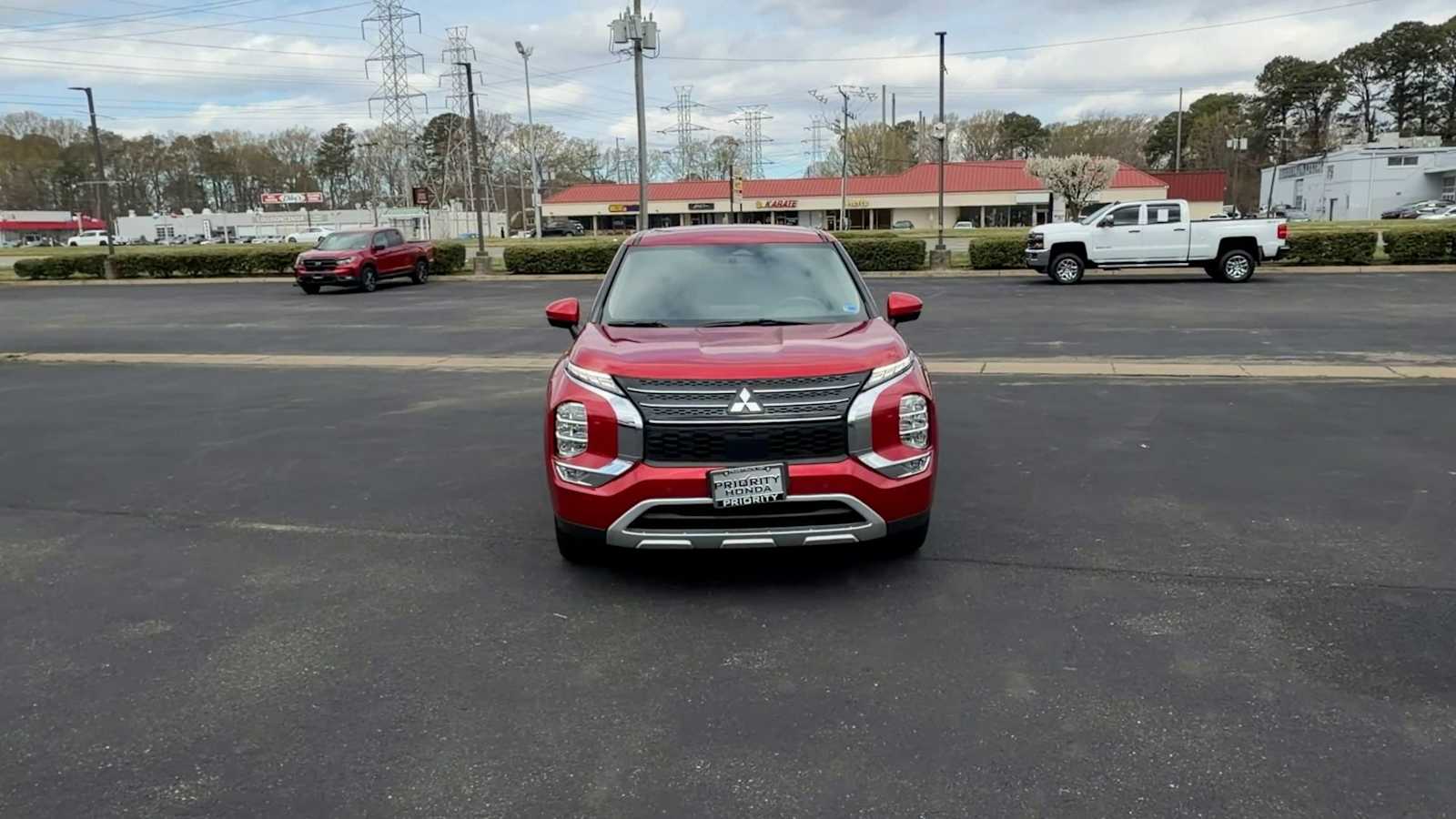 Thumbnail: 2024 Mitsubishi Outlander - 3