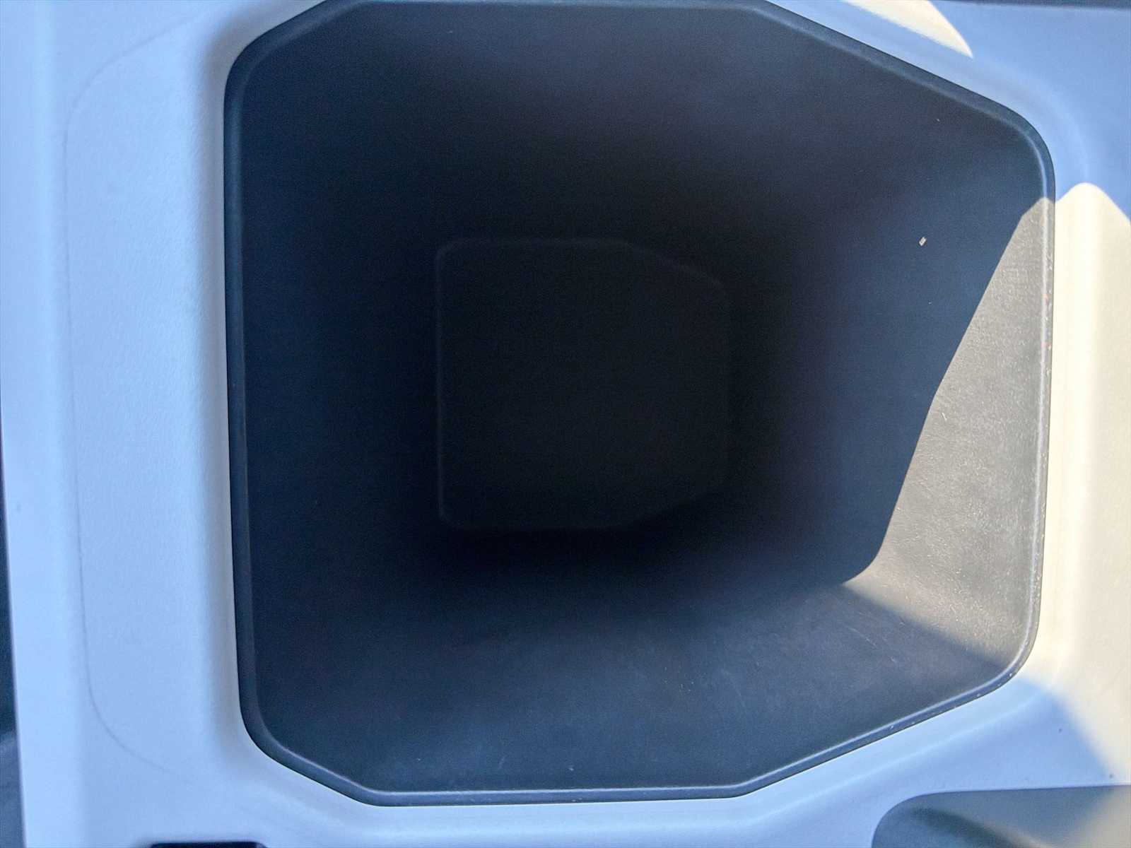 Thumbnail: 2025 Land Rover Defender - 24