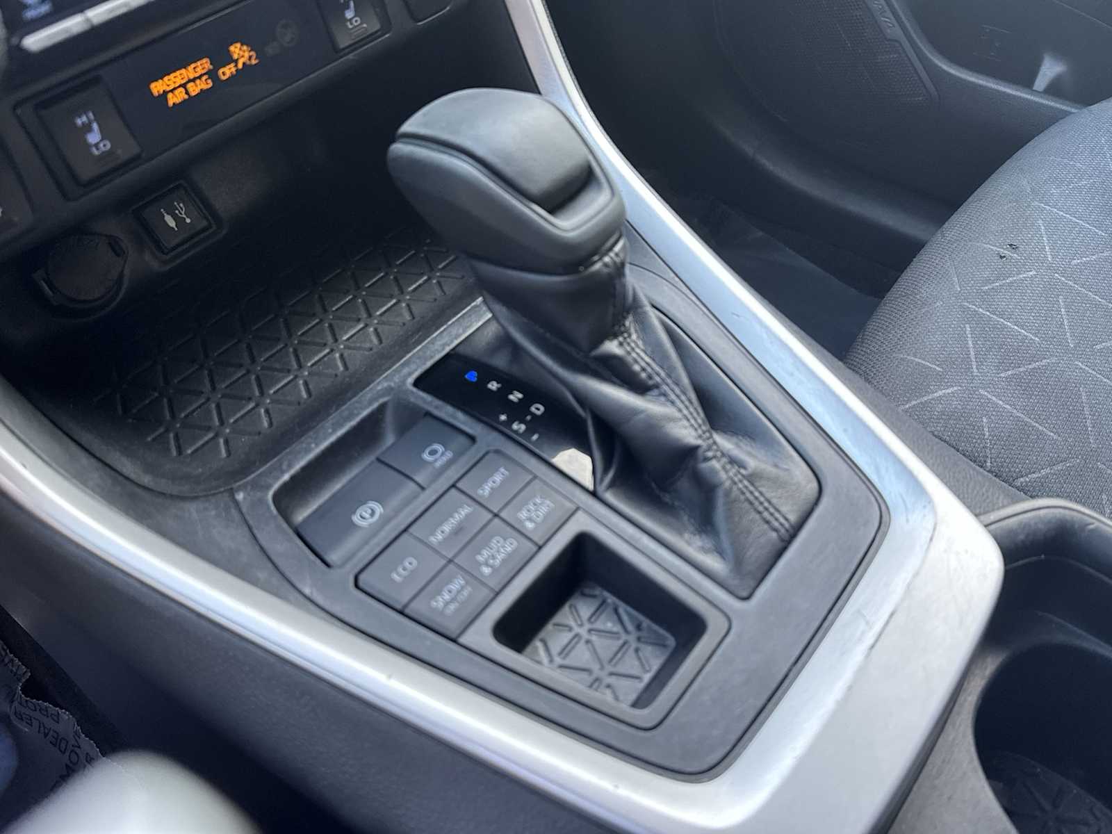 Thumbnail: 2019 Toyota RAV4 - 21