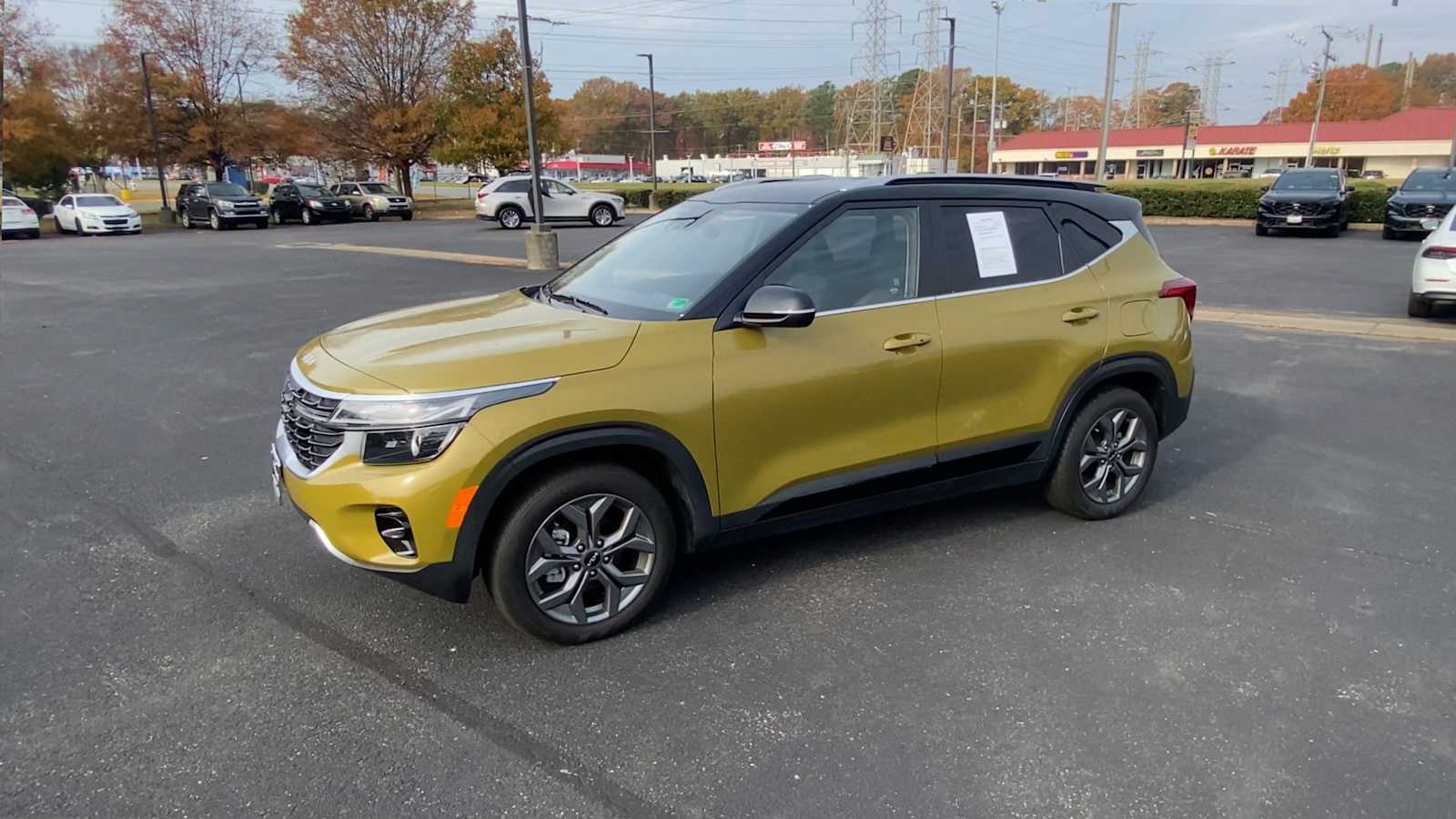 Thumbnail: 2024 Kia Seltos - 4