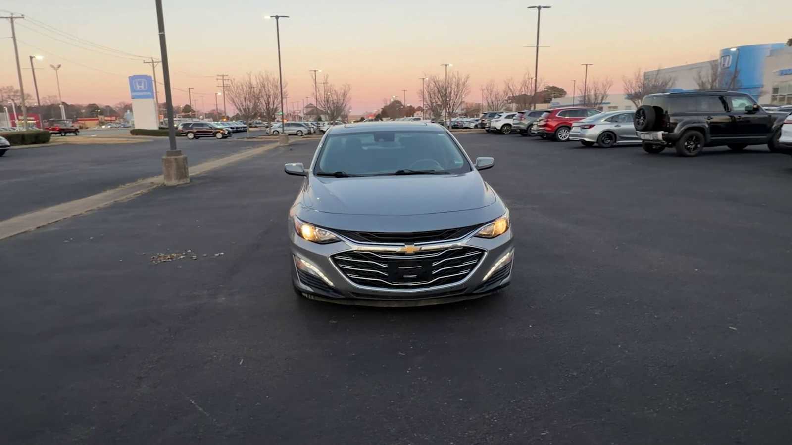 Thumbnail: 2023 Chevrolet Malibu - 3