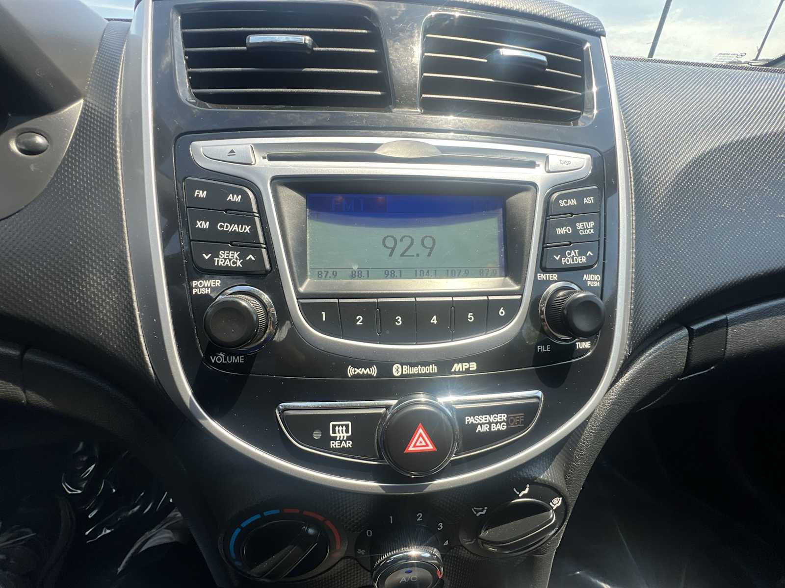 Thumbnail: 2012 Hyundai Accent - 12
