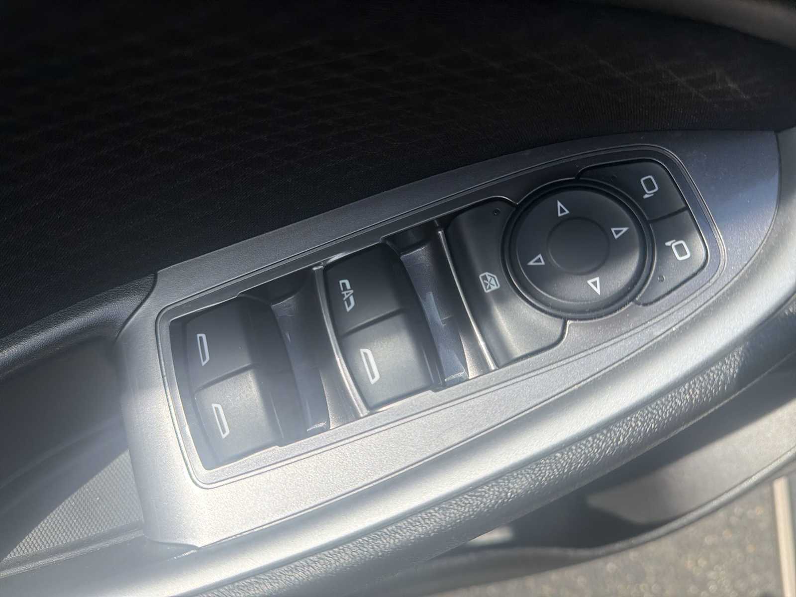 Thumbnail: 2023 Chevrolet Malibu - 15