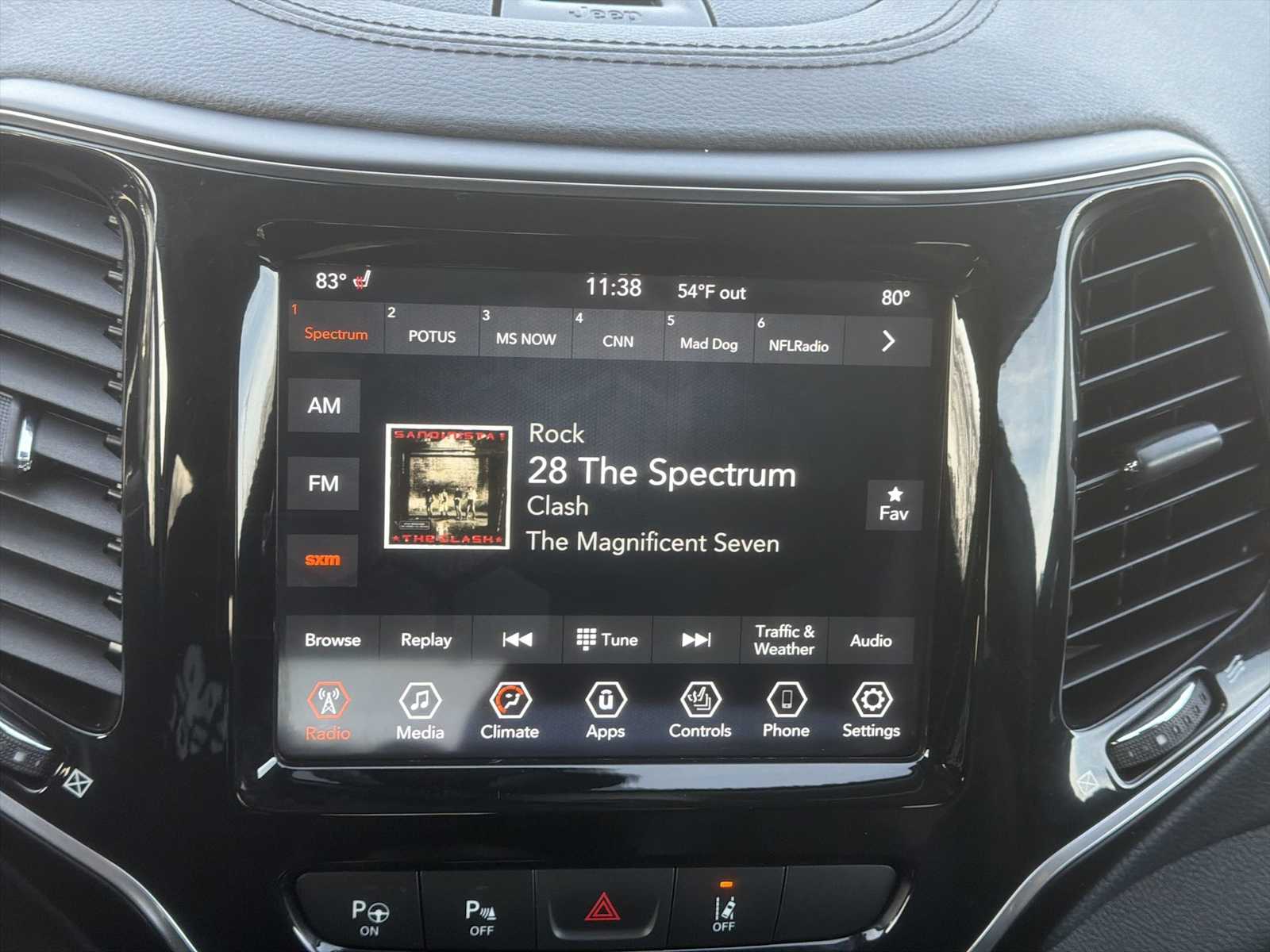 Thumbnail: 2021 Jeep Cherokee - 12