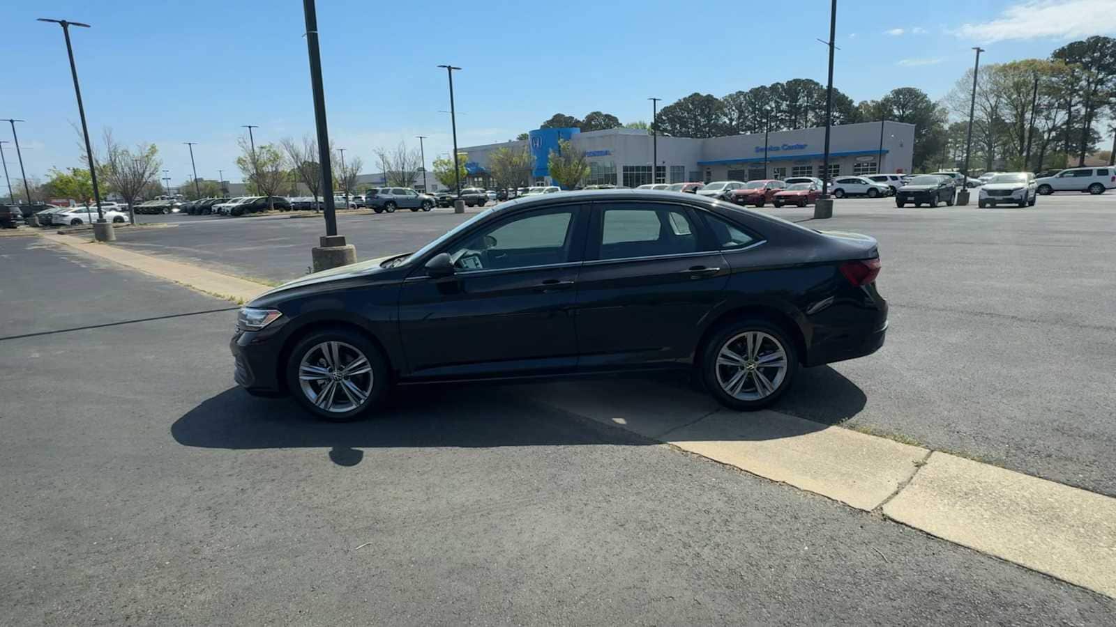 Thumbnail: 2024 Volkswagen Jetta - 5